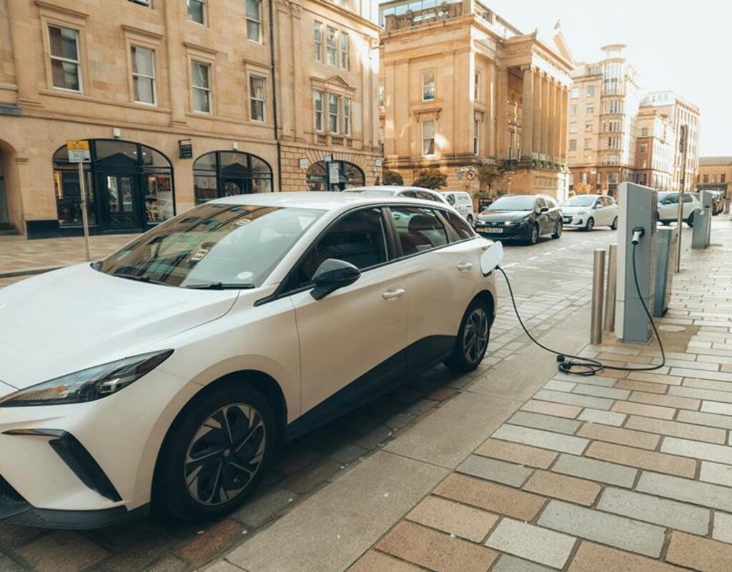 What’s the Future of 5G Connectivity in Smart Cars?